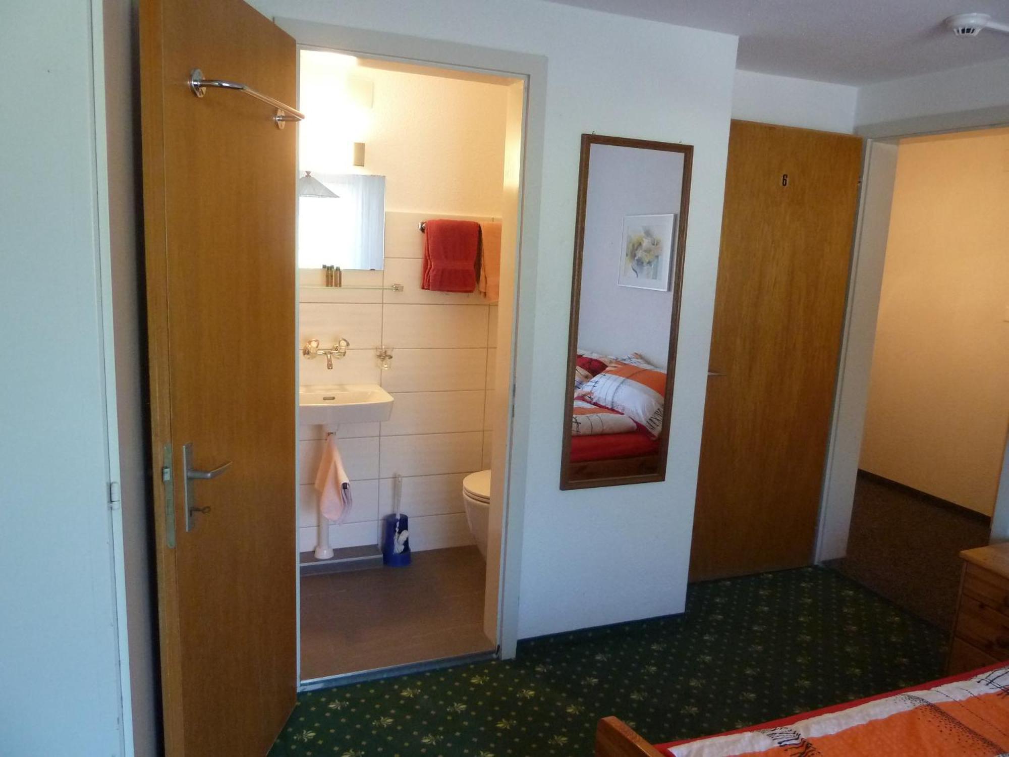 Hotel Restaurant Sunnmatt Aeschi Bei Spiez Ngoại thất bức ảnh